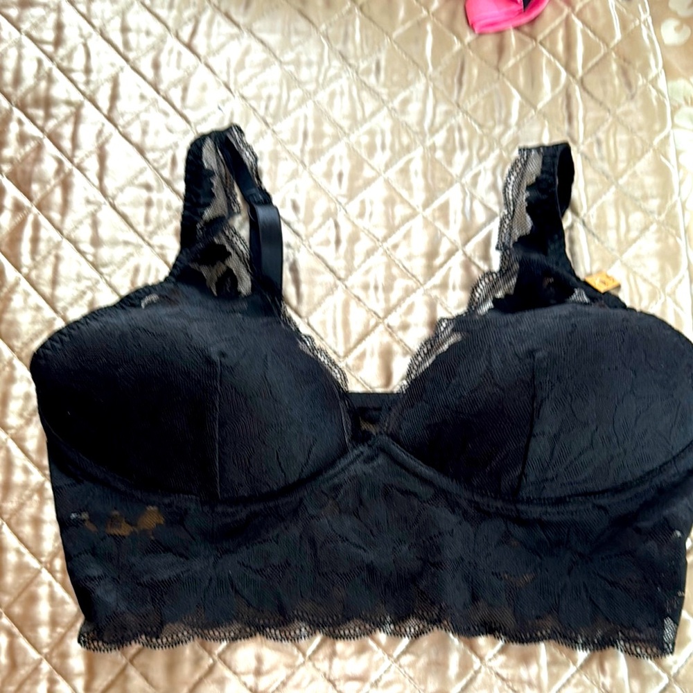 PINK by Victoria Secret Bralettes & Bra Tops
Lace Lightly Lined Plunge Bralette - Picture 2 of 6
